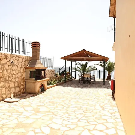 Agnantio Apartment *